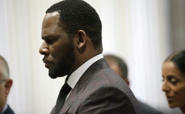 Le chanteur américain R. Kelly condamné à 30 ans de prison pour crimes sexuels