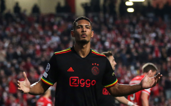 Transfert : Haller rejoint Dortmund