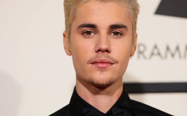 Guéri du syndrome de Ramsay Hunt, Justin bieber profite de son été avec Hailey