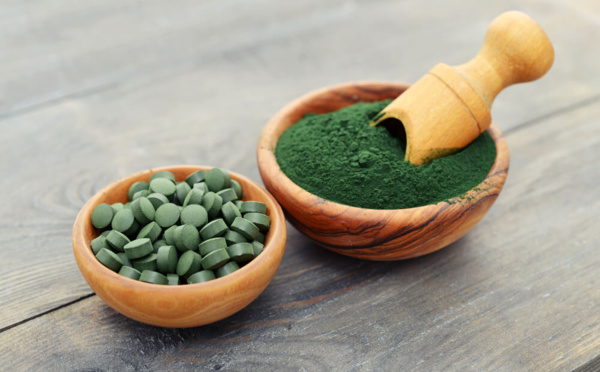 Spiruline : quels sont les bienfaits de cette algue miracle ?