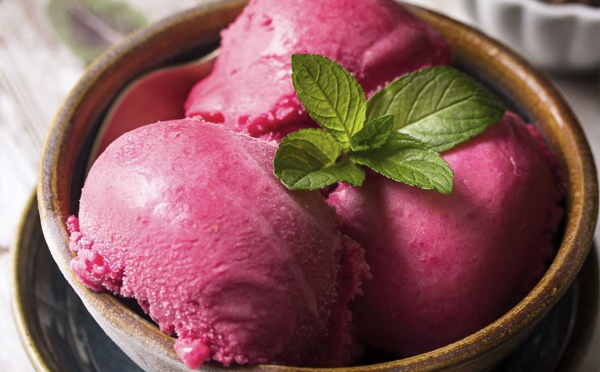 Frozen yogurt à la pastèque et aux framboises