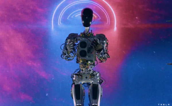 Optimus : Elon Musk présente son premier robot humanoïde