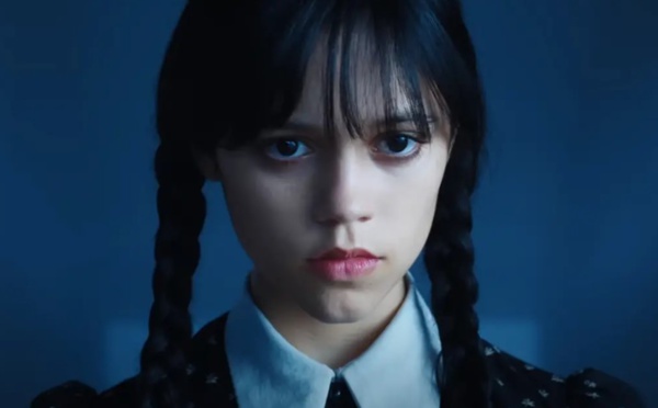 "Mercredi" : la série se dévoile dans une nouvelle bande-annonce