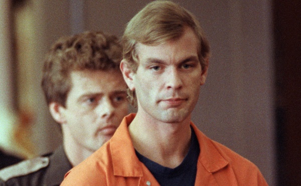 Jeffrey Dahmer : les déguisements d’Halloween sur lui retirés d’Ebay 
