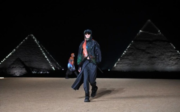 Égypte : Défilé de Dior au pied des Pyramides
