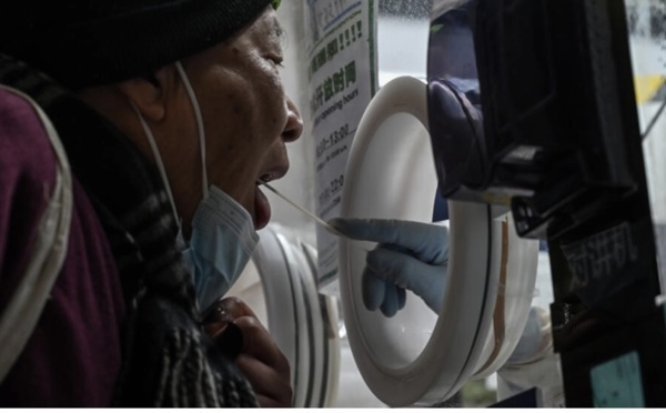 L'OMS espère que les pandémies de Covid-19 et de variole du singe prendront fin en 2023