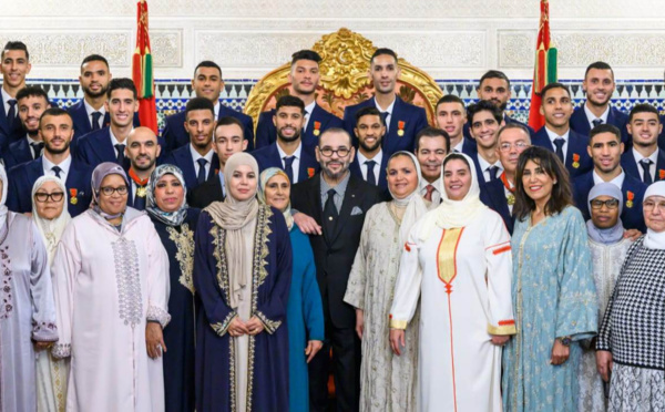 SM Le Roi Mohammed VI reçoit les membres de l’Équipe Nationale de Football