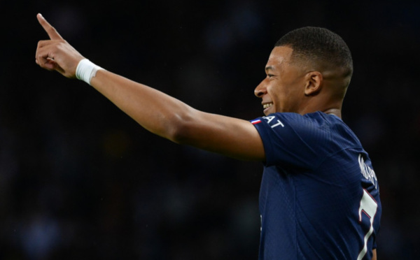  Kylian Mbappé de retour à l'entraînement avec le PSG, trois jours après la finale du Mondial