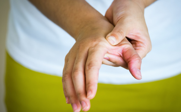 Fourmillements dans les mains, c'est grave docteur ?