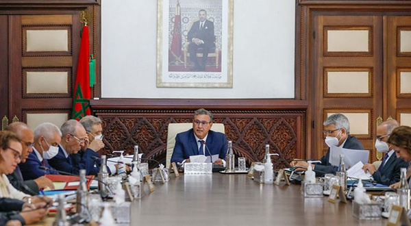 « الأولى لعفو، و الثانية لعفو، و الثالثة عليها نتناتفو »