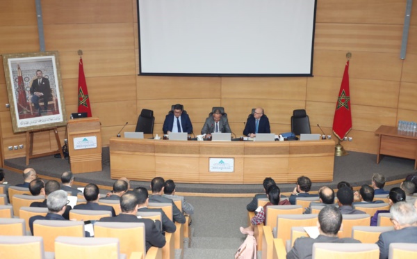 Le gouvernement décide de mener une revue des dépenses publiques dans les secteurs de l'eau et de l'éducation.