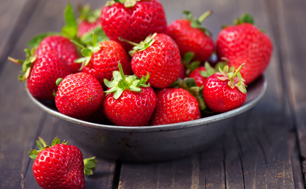 Les fraises sont pleines de pesticides : voici comment mieux les nettoyer