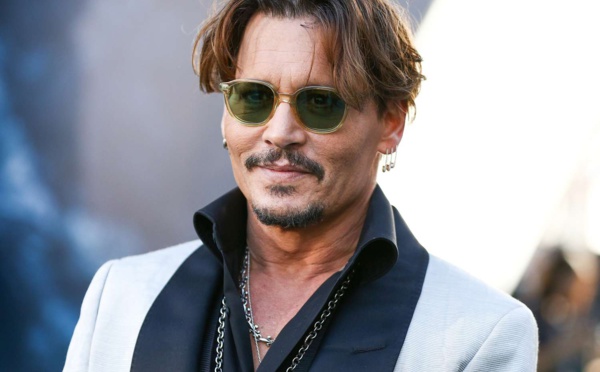 Johnny Depp signe un nouveau contrat record avec Dior