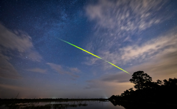 Australie : Un météore vert illumine le ciel de manière impressionnante