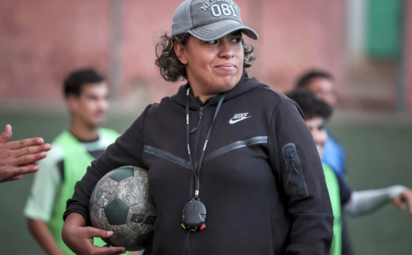 Comment Hasna Doumi, première entraîneure d'une équipe masculine au Maroc, a sauvé son club