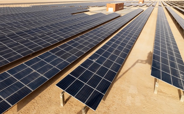 Couvrir le Sahara de panneaux solaires : une révolution énergétique ou un danger climatique ? 