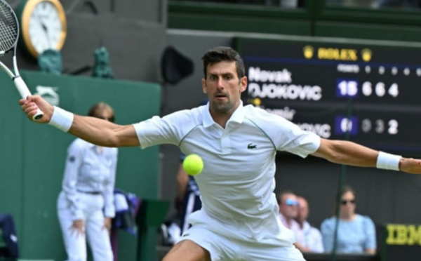 Wimbledon : Djokovic perd un set mais passe en quarts