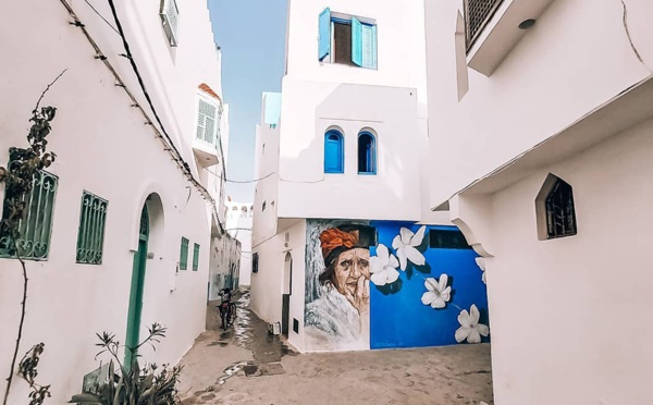 Moussem d’Assilah: Vernissage d’une exposition conjointe de Narjiss El Joubari et Mohamed Anzaoui