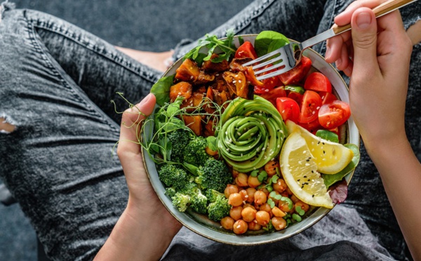 Les risques des régimes végétaliens mal planifiés : effets sur la santé à long terme