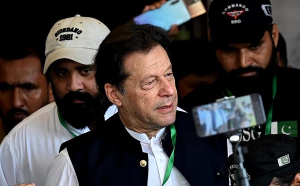 L'ex-Premier ministre pakistanais Imran Khan condamné pour corruption et arrêté