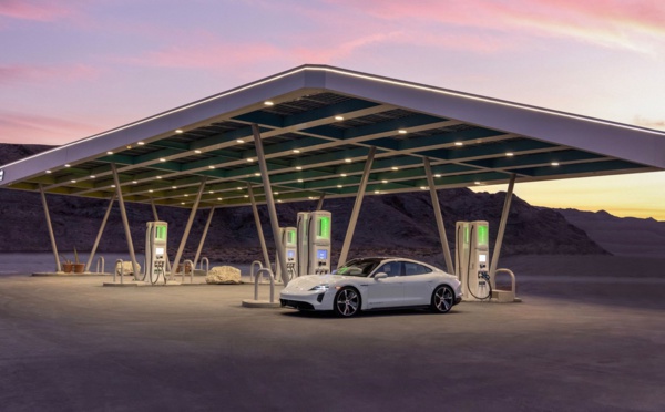 Chargeurs de voitures électriques en panne : les États-Unis font face à une pénurie d’électriciens