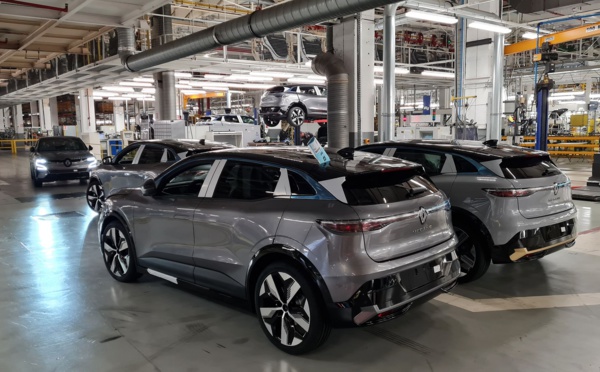 Renault : des ventes en hausse de 22 % sur les modèles électrifiés