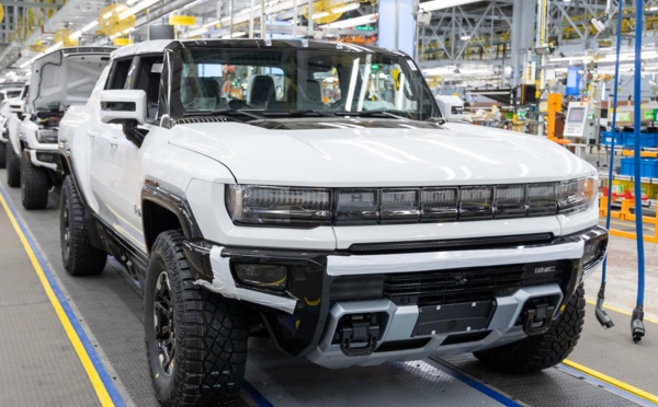 General Motors rachète un fournisseur essentiel à Tesla