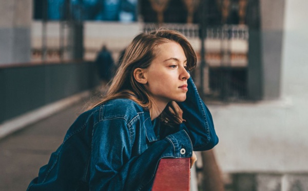Selon une études, les filles et les garçons ne sont pas égaux face à l'anxiété causée par Internet