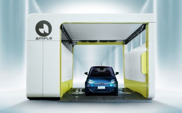 ​La Fiat 500e prête pour une révolution rapide : Échange de batterie avec Ample