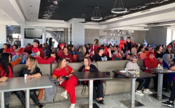 CAN 2023 : les femmes marquent un but dans les cafés