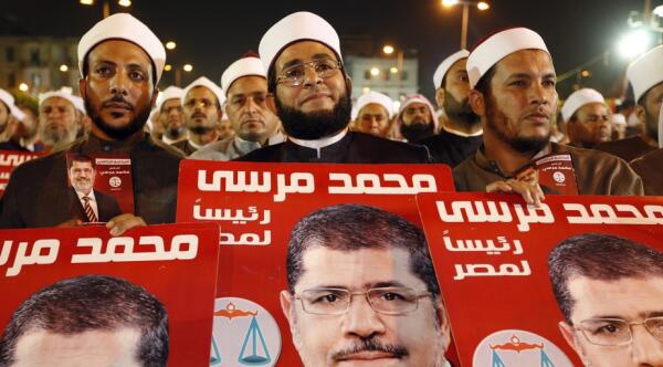 Egypte : condamnation à mort de huit dirigeants des Frères musulmans, dont le guide suprême Mohammed Badie