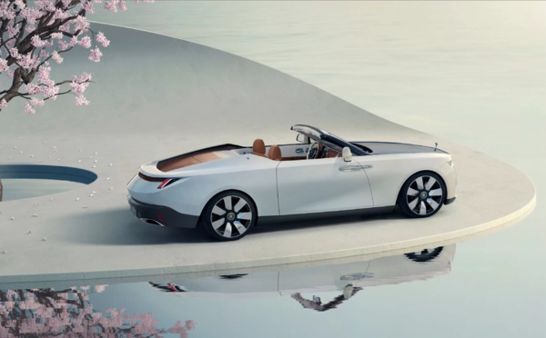 Plongez dans l'univers high-tech de la Rolls-Royce Arcadia Droptail !
