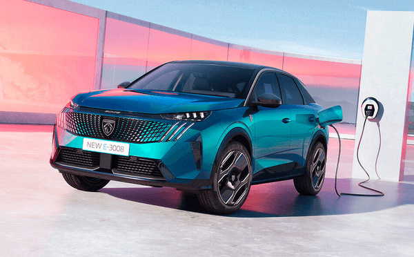 ​Peugeot E-5008 : L'électrique monte en gamme avec 7 places et un design futuriste ! (VIDEO)