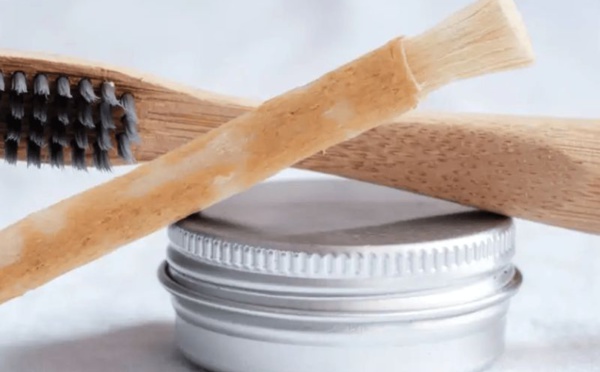 Avec le siwak, véritable brosse à dents naturelle