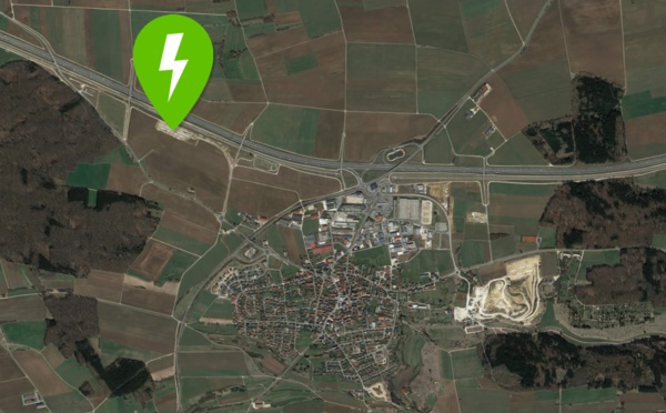 Insolite : Découverte du petit village au olus grand à la plus grande station de recharge du monde !