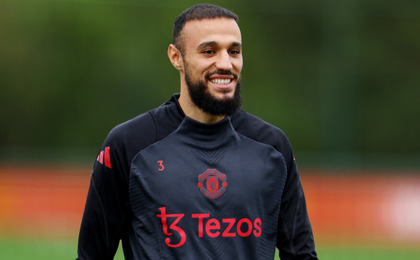 Noussair Mazraoui intégré dans l'équipe-type de la premier League pour le mois de Novembre