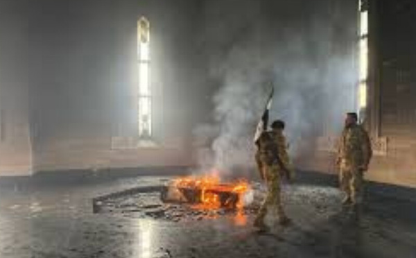 Syrie : Les rebelles incendient le tombeau de Hafez al-Assad