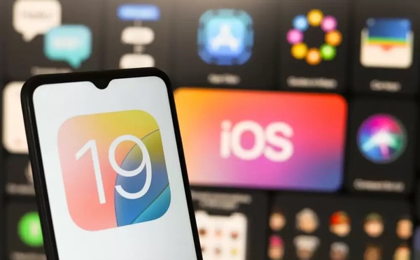 Apple en retard : l'IA retarde Siri et iOS 19 !