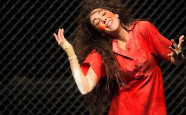 L’art du clown sans frontières : Découvrez « Rojo » à Casablanca  