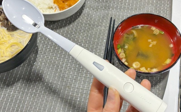 Une révolution au CES 2025 : La cuillère qui Sale Sans Sel