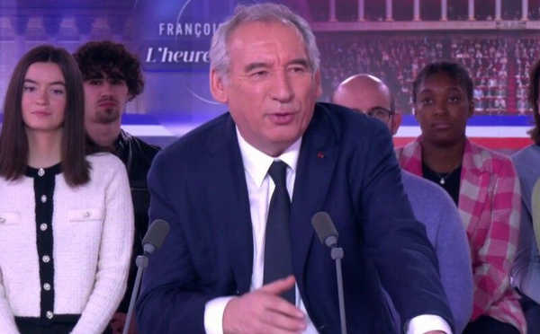 François Bayrou : Entre crises et convictions