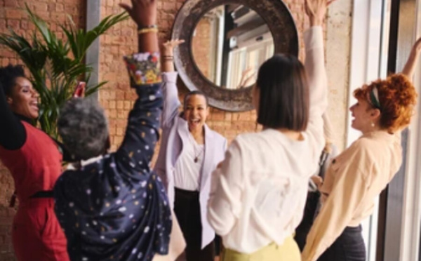 Célébrer la journée de la femme : une reconnaissance essentielle pour vos collaboratrices
