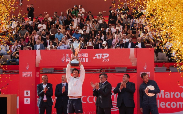 Luciano Darderi électrise Marrakech et s’impose au Grand Prix Hassan II