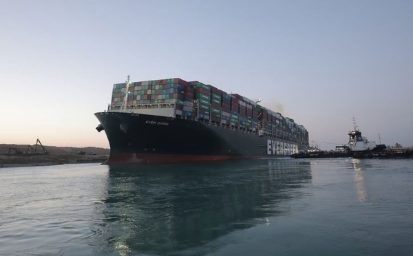 Du canal de Suez au canal de la méfiance : l’Égypte face à l’effondrement de son industrie