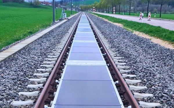 ​La suisse inaugure le premier système ferrovoltaïque au Monde