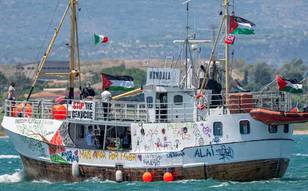 Famine à Gaza : 25 tonnes d’aide larguées, Handala stoppé, le Maroc en première ligne