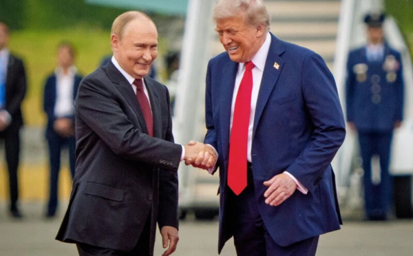 Trump évoque de “grands progrès” après le sommet avec Poutine en Alaska