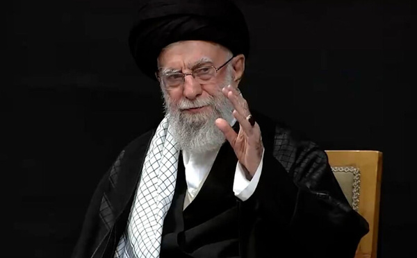Khamenei ferme la porte aux USA : Pas de négociations directes avec l'Iran