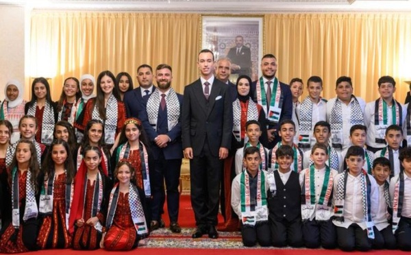 SAR le Prince Héritier Moulay El Hassan reçoit les enfants Maqdessis 