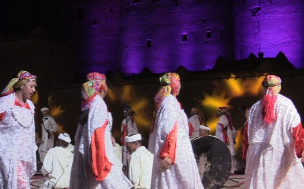 Izourane : quand le patrimoine danse sous les étoiles d’Aouloz